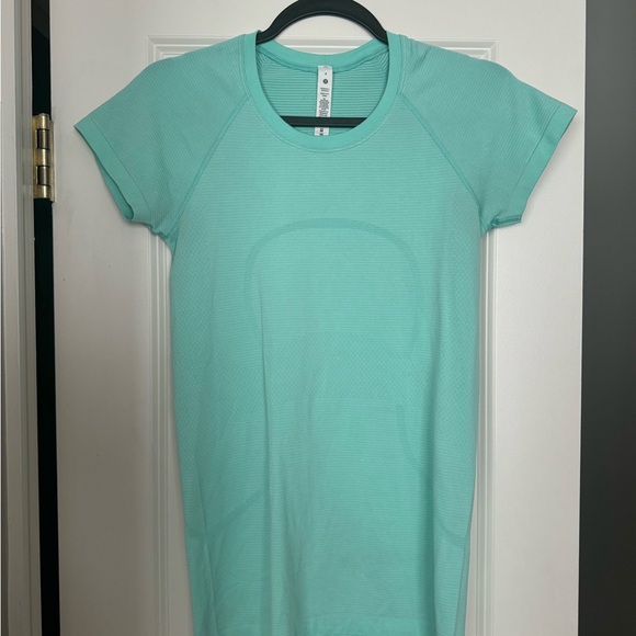 lululemon athletica Tops - Lululemon Swiftly Tech Short Sleeve Top